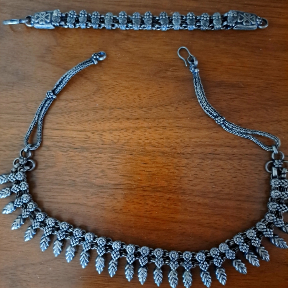 Vintage Silver necklace and bracelet